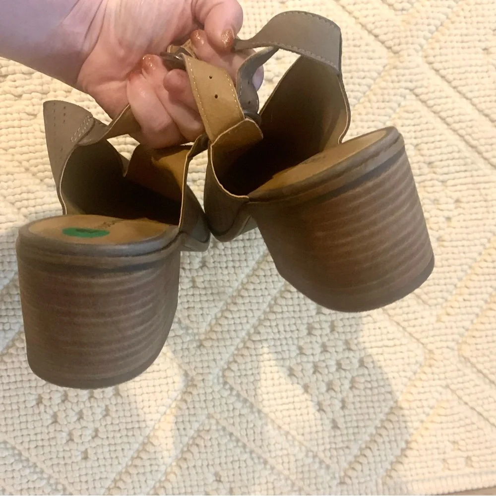 NWOB Lucky Brand Grey Perforated Slingback Stacked Heels - Picture 9 of 11
